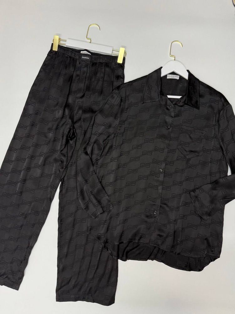 Костюм Balenciaga