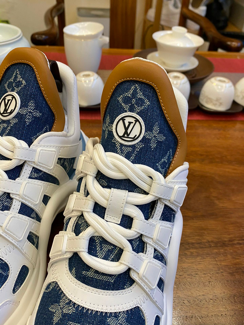 Louis Vuitton Archlight