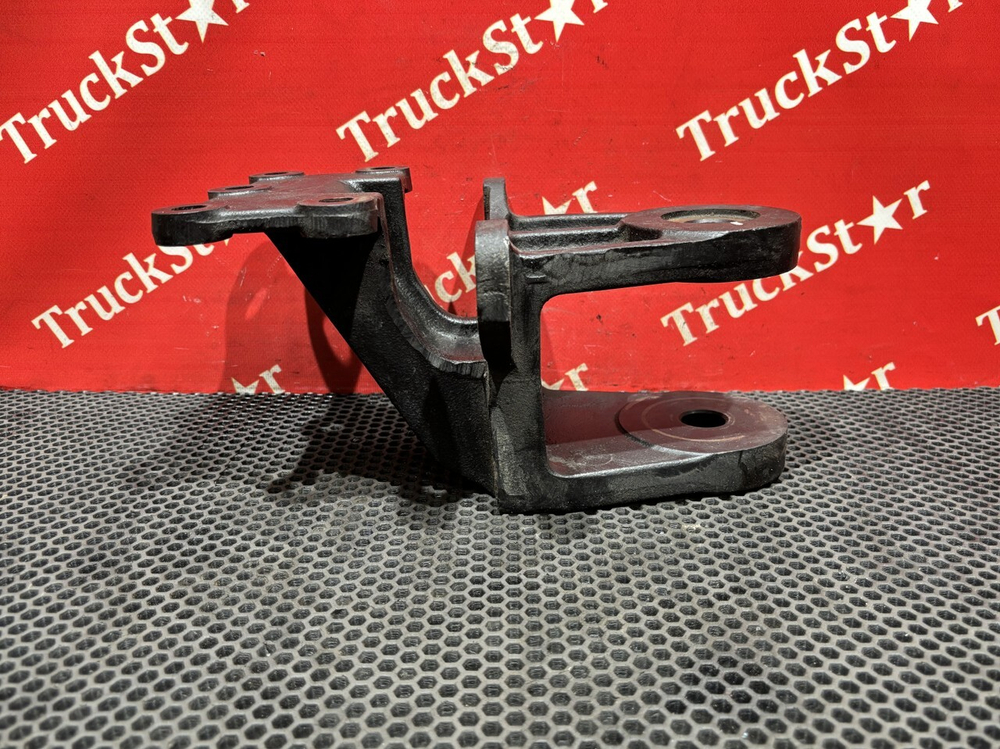 Кронштейн рессоры передней 2024г