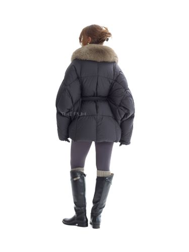 Черный пуховик летучая мышь с серым мехом