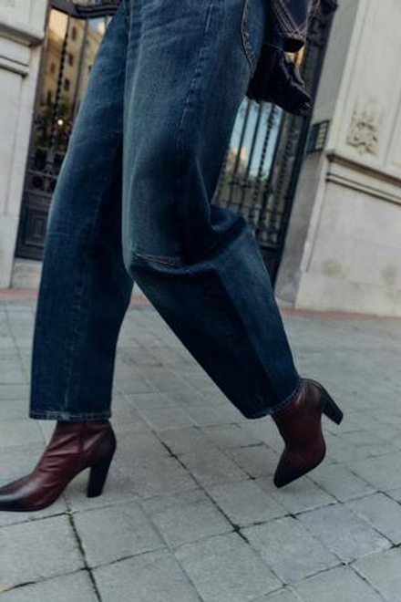 ZARA КОЖАНЫЕ БОТИЛЬОНЫ НА ВЫСОКОМ КАБЛУКЕ В КОВБОЙСКОМ СТИЛЕ, БОРДОВО-КРАСНЫЙ