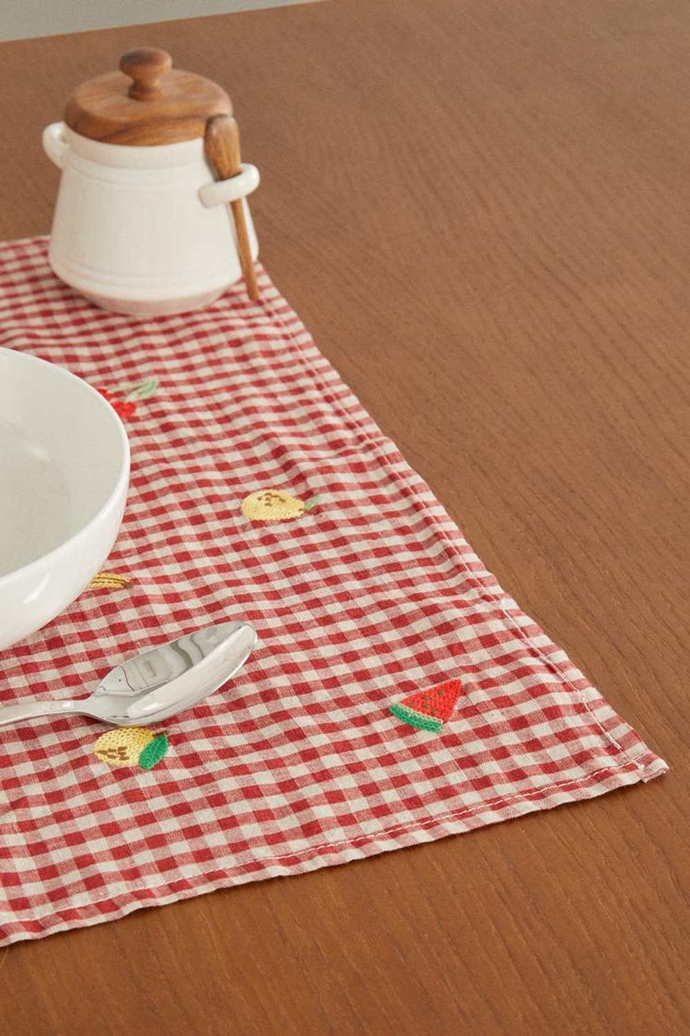 ZARA HOME ФРУКТОВАЯ ВЫШИТАЯ САЛФЕТКА, КРАСНЫЙ