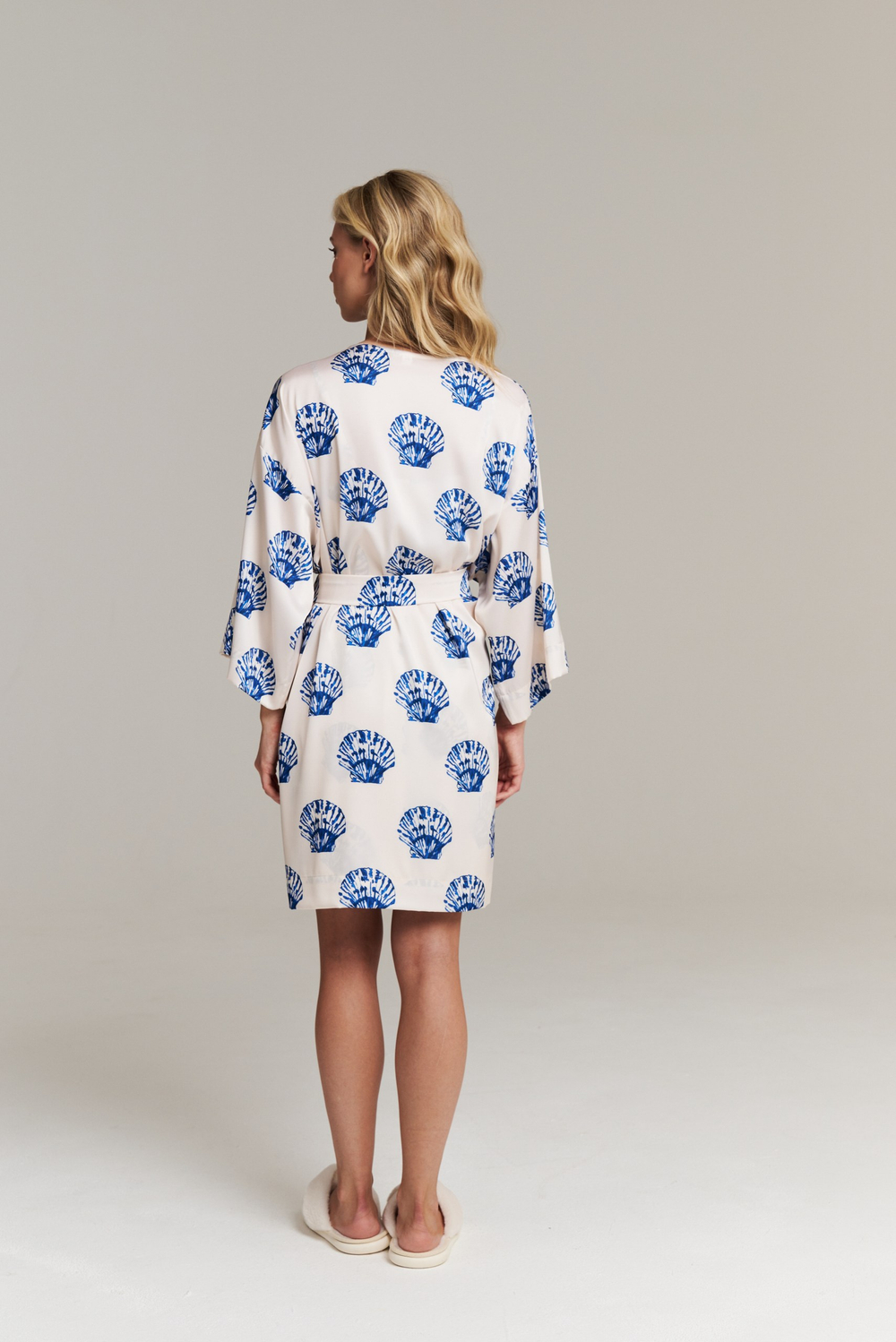 Шелковый халат-кимоно мини