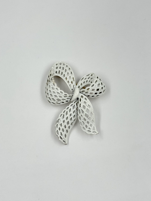 Брошь Бант с белой эмалью Monet
