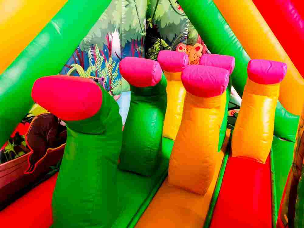 Коммерческий надувной батут «Сафари Ультра», 7*6*4 м.