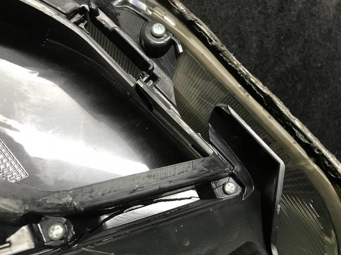 Стекло фары левое Kia Rio 4 FB (2017-2020)