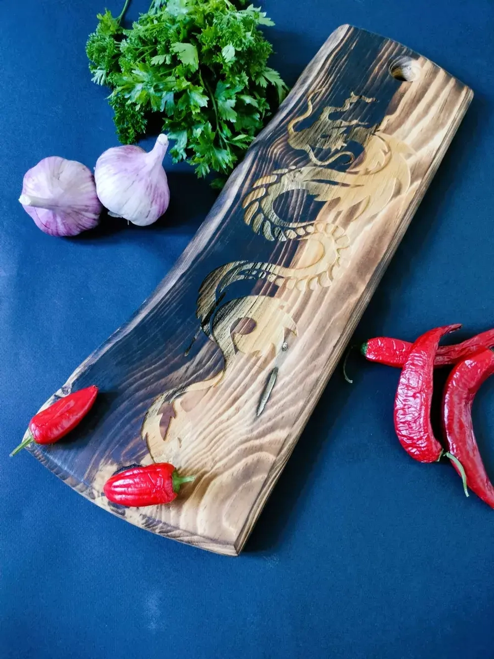 Доска разделочная деревянная из Кедра. "Дракон"