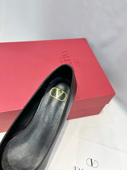Valentino Vlogo Ballet Flat