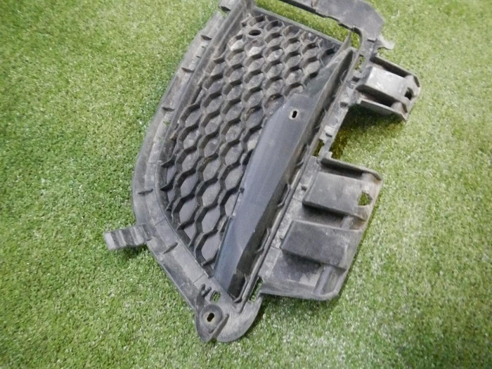 Решетка переднего бампера левая Jaguar XF 2 (2015-2020)