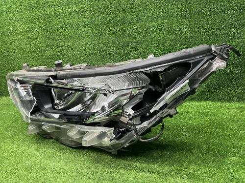 Битая Фара левая Toyota RAV4 5 XA50 (18-нв) LED