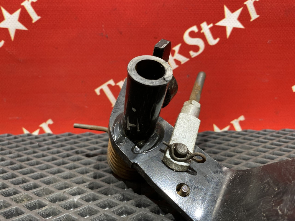 Педаль тормоза