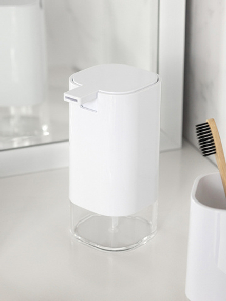 Диспенсер для жидкого мыла DeNASTIA STABLE W, 9,9х7,7х16, 70% ABS пластик, 30% акриловый пластик, бе