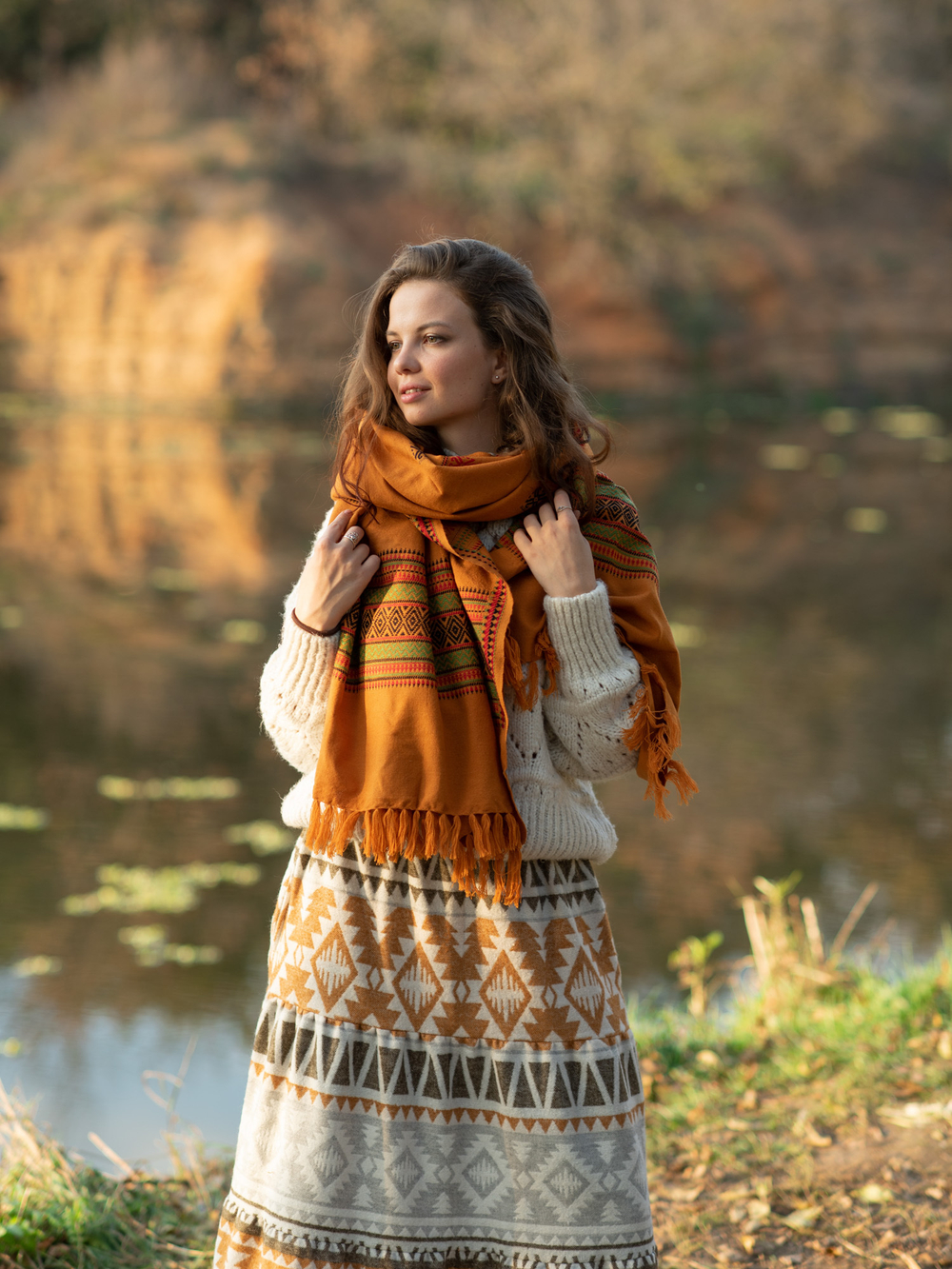 Шаль с  гуджаратской вышивкой