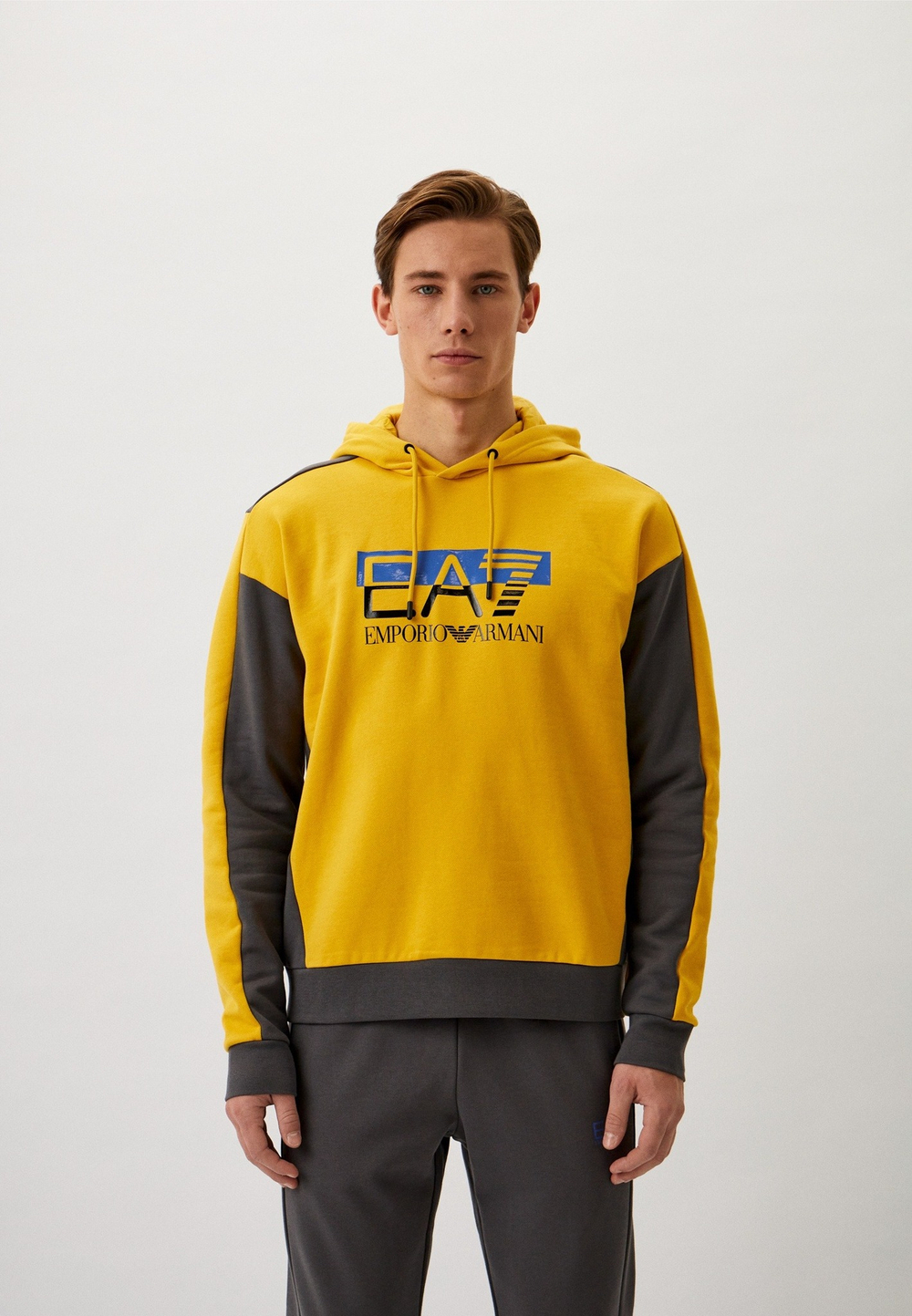 Спортивный костюм мужской EA7