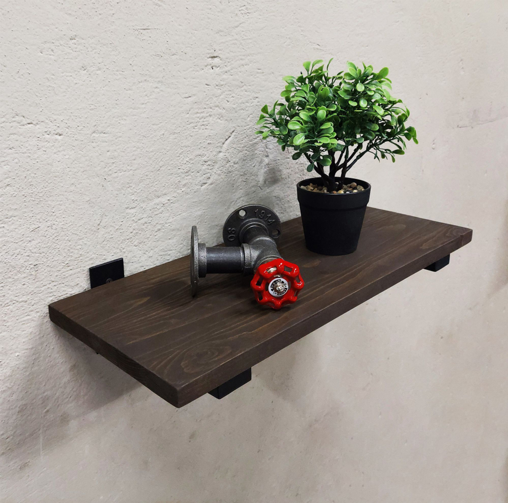 Настенные полки из натурального дерева в стиле Лофт