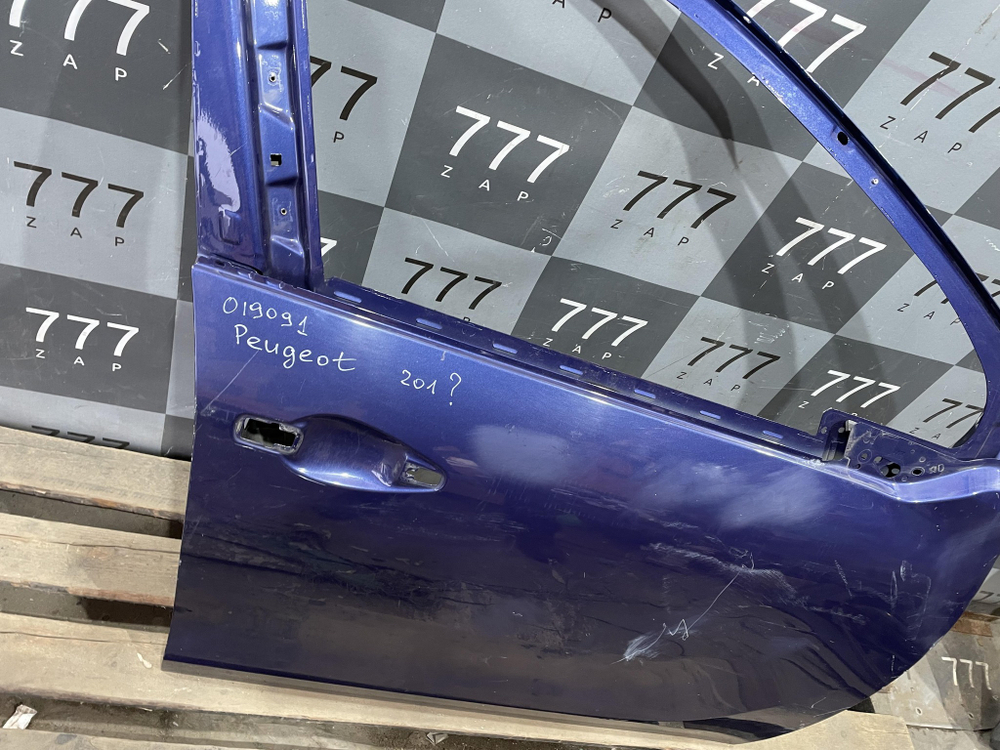 Дверь передняя правая Peugeot 208 1 12-19 Б/У Оригинал 9671889680