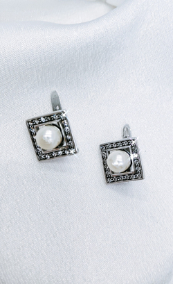 "Квадрат" серьги в серебряном покрытии из коллекции "Геометрия" от Jenavi с английским замком