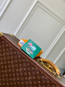Louis Vuitton Slender