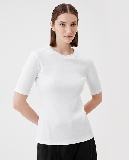 Футболка приталенного силуэта с круглой горловиной