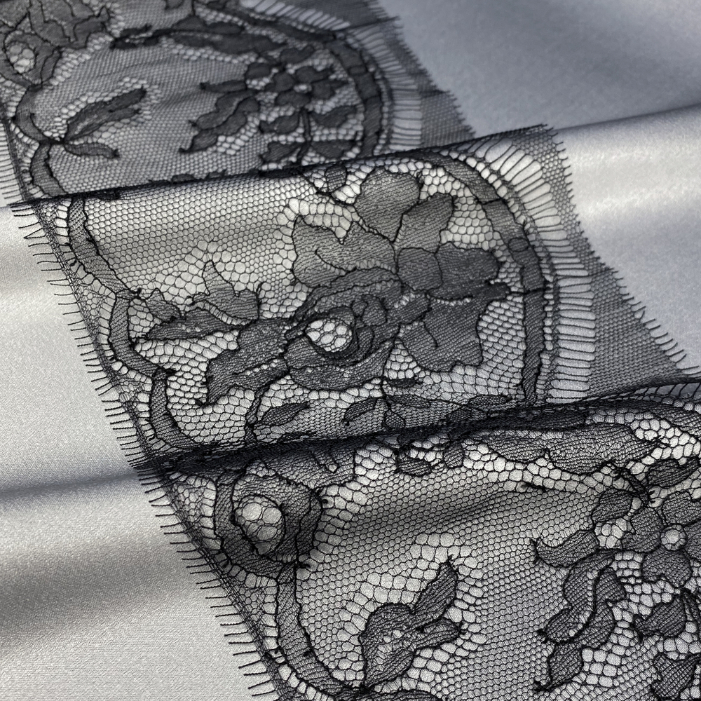 Французская кружевная лента с мотивом из бутонов роз