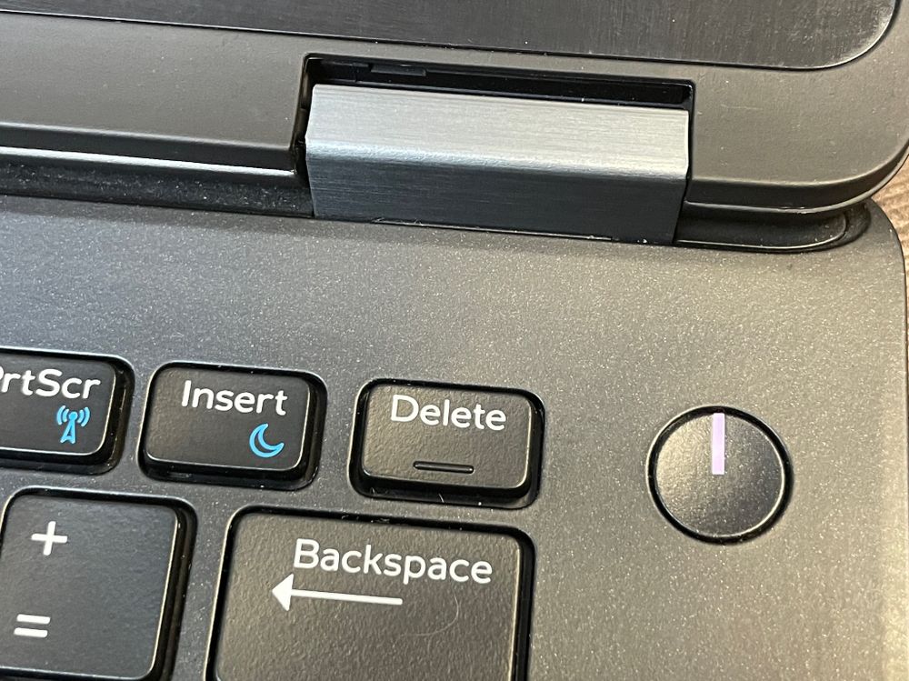 14" Ноутбук Dell Latitude E7470 Touch (2560x1440, Intel Core i5-6300U, RAM 8ГБ, SSD 256ГБ, Intel UHD Graphics 620, Win 10 Pro)