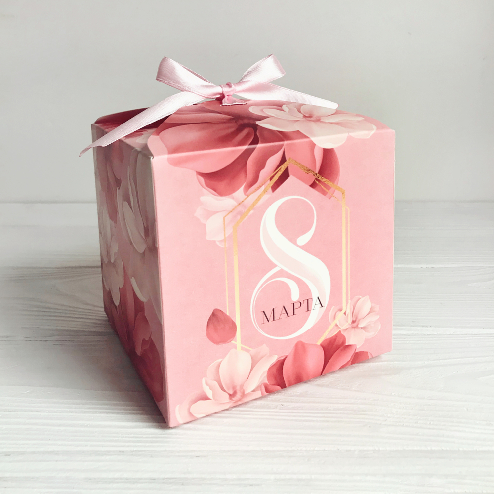 Коробка "8 марта", 12 × 12 × 12 см