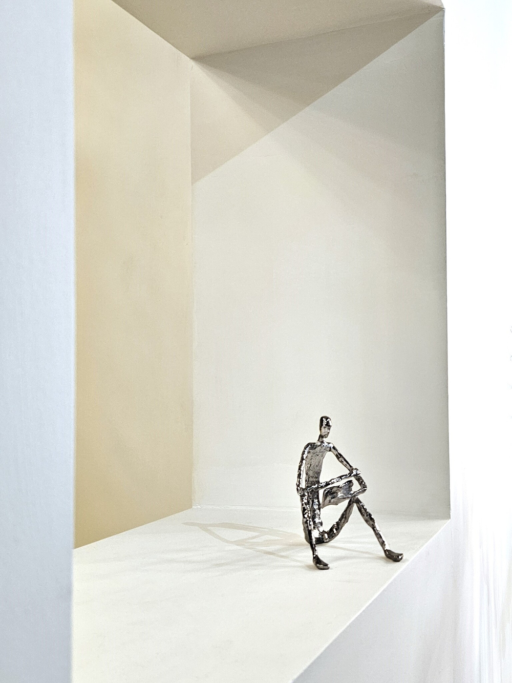 Статуэтка Reading Man