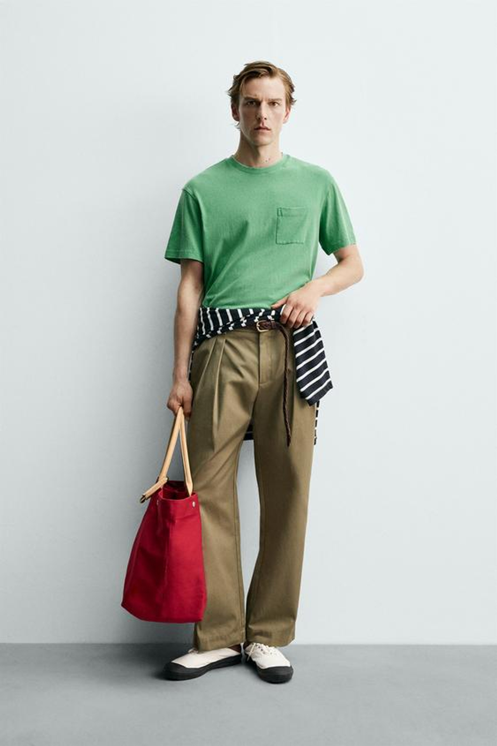 ZARA X AARON LEVINE ФУТБОЛКА С КАРМАНОМ, ЗЕЛЕНЫЙ