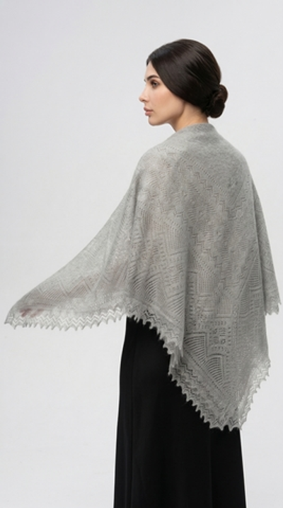 Оренбургский пуховый платок с шелком П1-130-03 серый