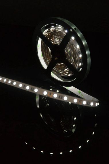 Светодиодная лента SWG 14,4W/m 60LED/m 5050SMD холодный белый 5M 001067
