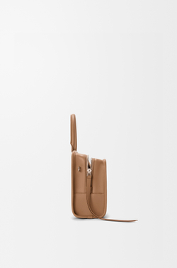 Loewe Маленькая сумка Amazona 180 из мягкой телячьей кожи, мокко