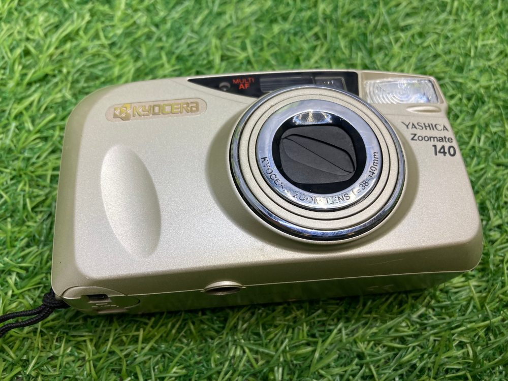 Yashica Zoomate 140