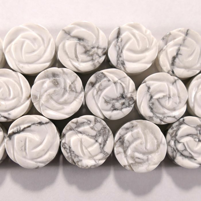 Бусина из говлита белого, фигурная, 6x14 мм (роза, гладкая)