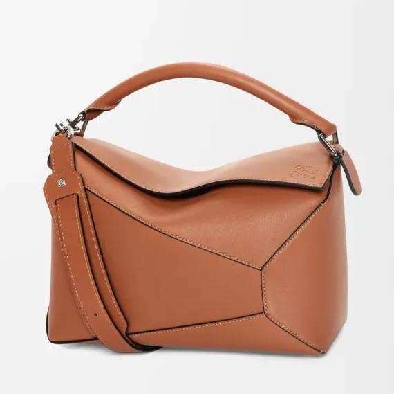 Сумка Loewe Puzzle Edge bag in classic calfskin