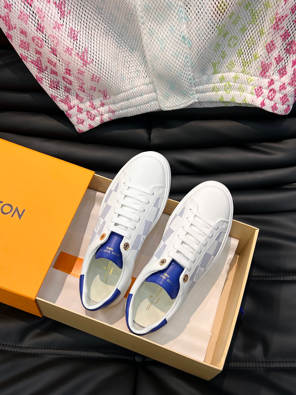 Louis Vuitton Time Out