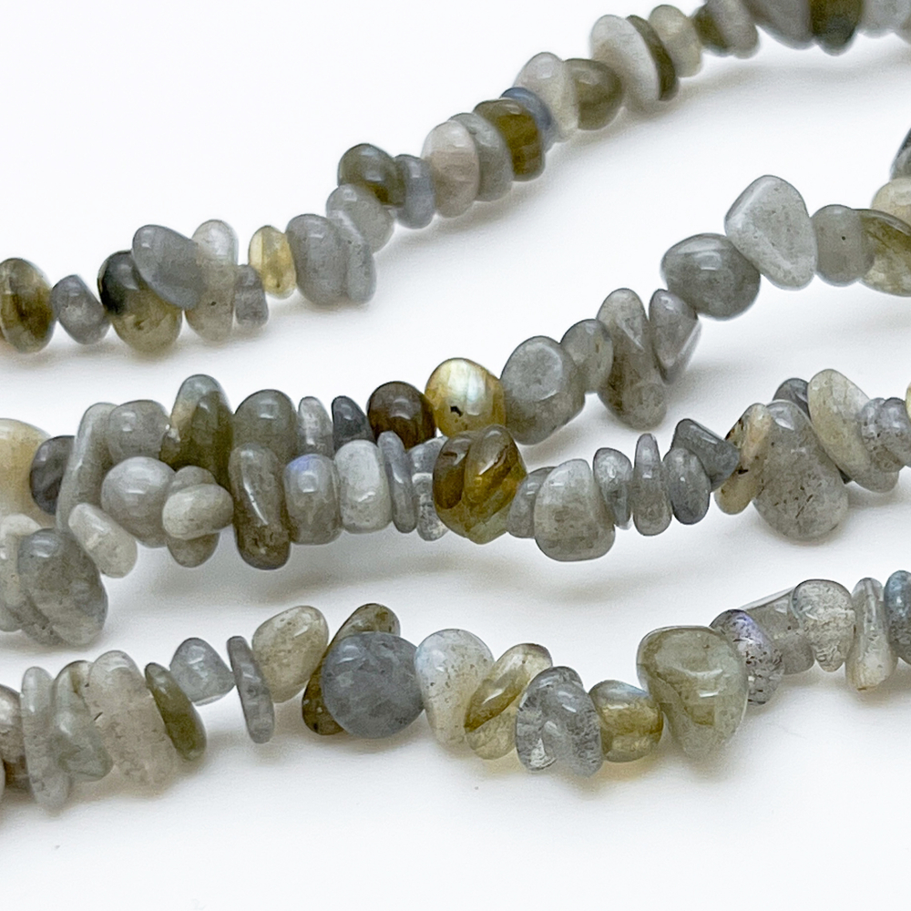 Лабрадор, крошка 3-7 мм, цена за нить 39 см