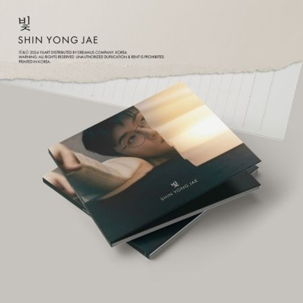 Альбом SHIN YONG JAE - LIGHT EP Album