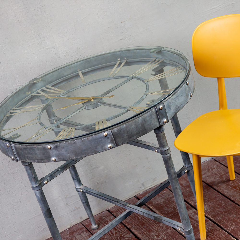 Стол с встроенными часами Объект мечты Рихтер