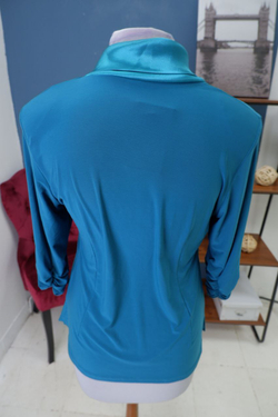 Блузка с атласным бантом 42 размер