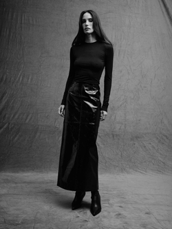 Кожаная юбка шоколадного цвета