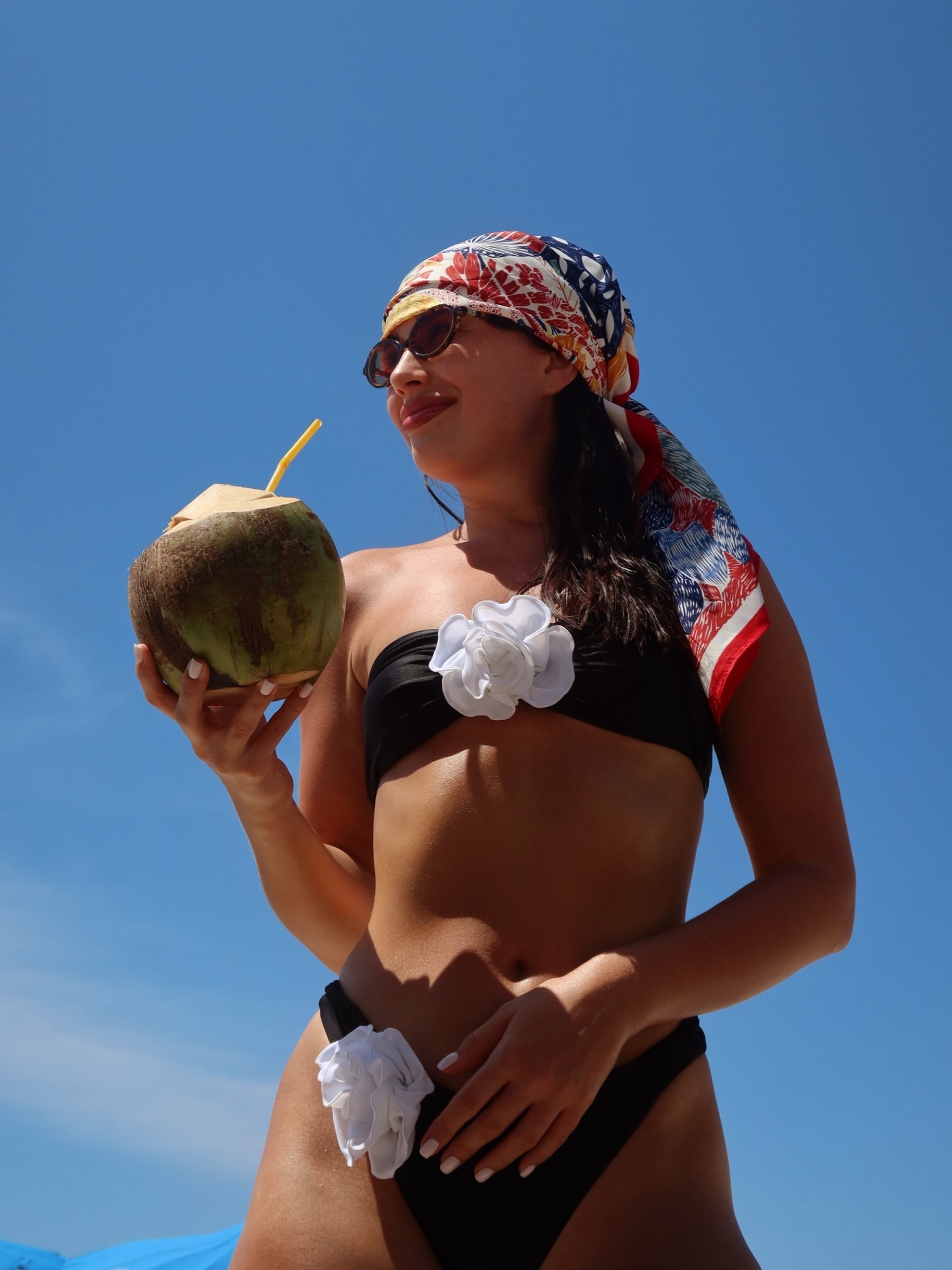 Купальник Флауэр Бандо чёрный пошив