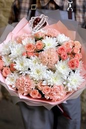 Букет №5 (гвоздики, хризантемы, кустовые розы)