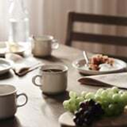 IKEA DAGGASTER (ИКЕА) Кружка, горошек/светло-бежевая, 400 мл