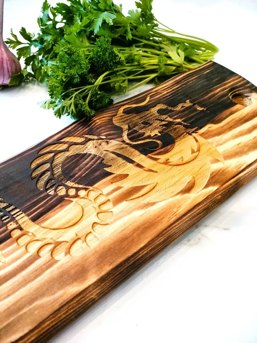 Доска разделочная деревянная из Кедра. "Дракон"