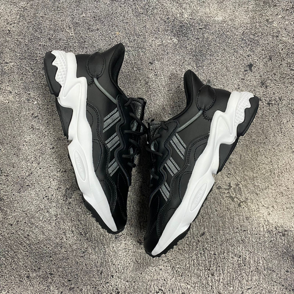 Кроссовки Adidas Ozweego black/white