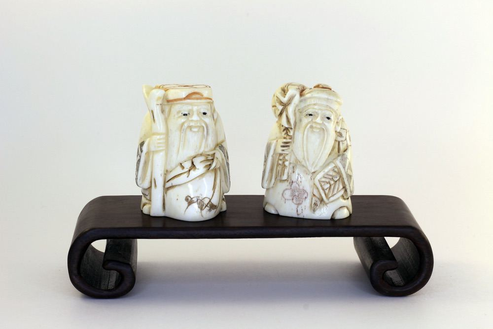 Сет нэцкэ Дзюродзин и Фукурокудзю на подставке