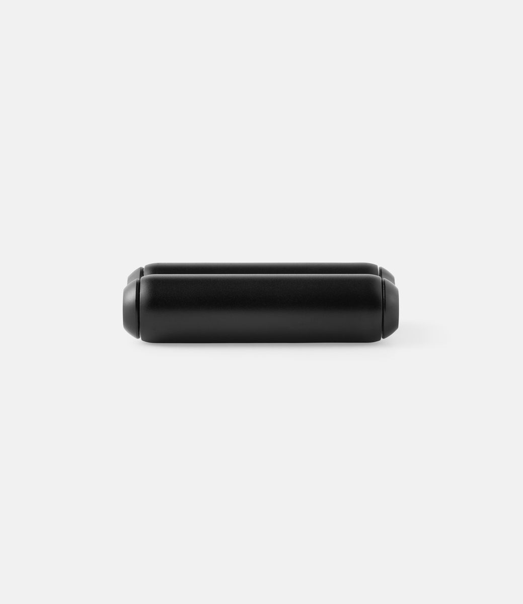 ONO Roller Aluminum Black — роликовый массажёр из алюминия