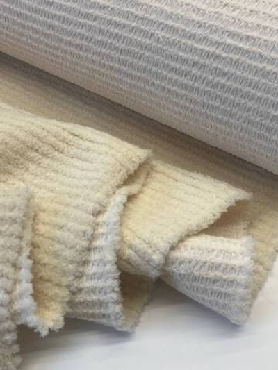 Шерсть с шелком, п/а и эластаном Burberry сливочная в полоску