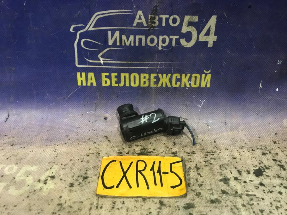 Моторчик бачка омывателя TOYOTA ESTIMA 1992