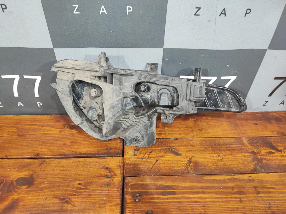 ПТФ передняя левая Kia Sportage 3 (SL)  Б/У Оригинал 922013W000